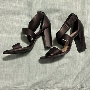 Simply Vera by Vera Wang Black Strappy Heels